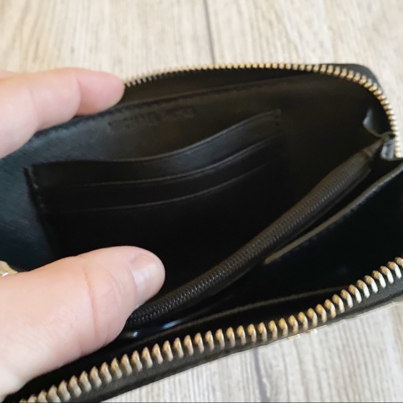Michael Kors black and white wallet/wristlet - Picture 8 of 8